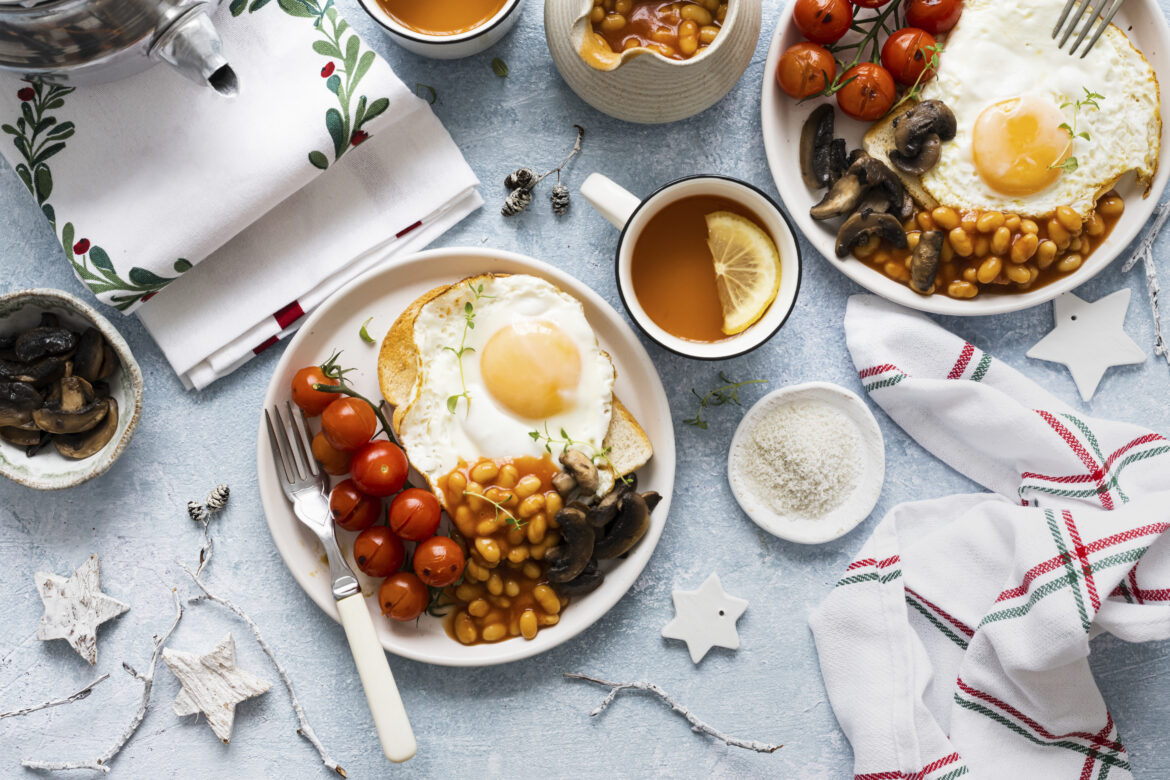 https://www.freepik.com/free-photo/holiday-breakfast-with-beans-toast-eggs-food_13311305.htm#fromView=image_search_similar&page=1&position=12&uuid=b9814f4a-334c-4ddf-99ef-4b5a0b6f3e51