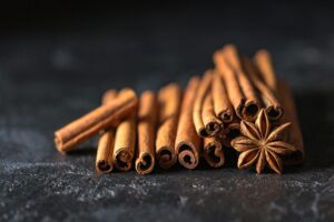 Autor fotky: Pixabay: https://www.pexels.com/sk-sk/photo/tmavy-rozmazanie-rozostrenie-korenia-301669/